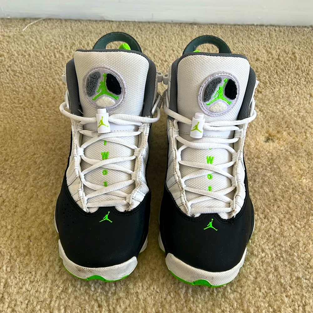 Air Jordan boys 6y